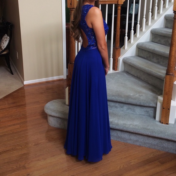 Prom dress - Picture 2 of 7